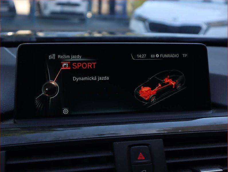 BMW Řada 4 (2016) 420d xDrive, 4X4, Automat - fotka 22 z 23