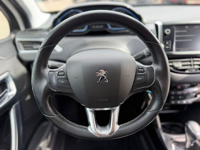 Peugeot 2008 ALLURE 1.2PT 110 EAT6 - fotka 2 z 27