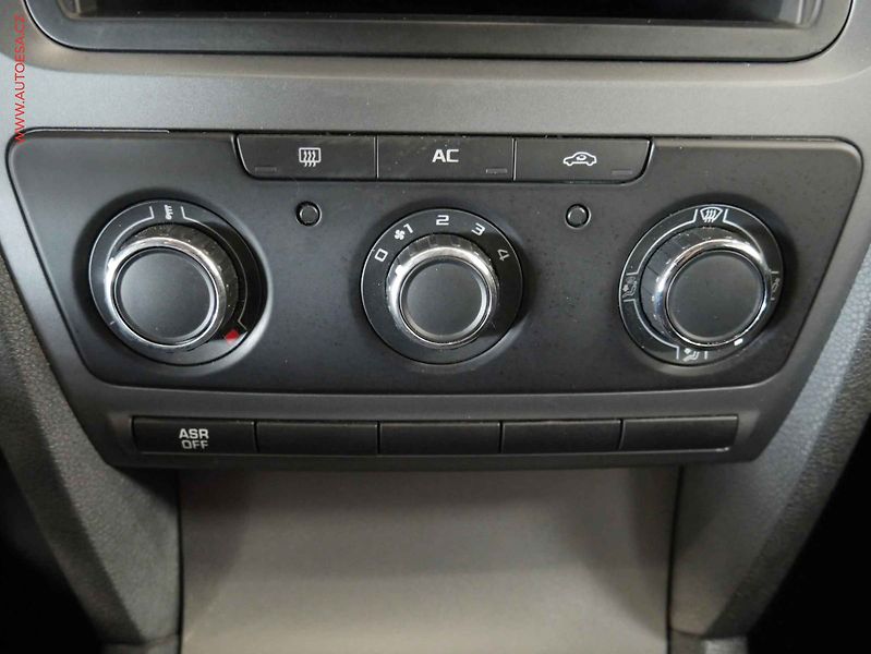 Škoda Octavia (2011) 1.6 16V, 2.maj,ČR, Klima - fotka 13 z 15