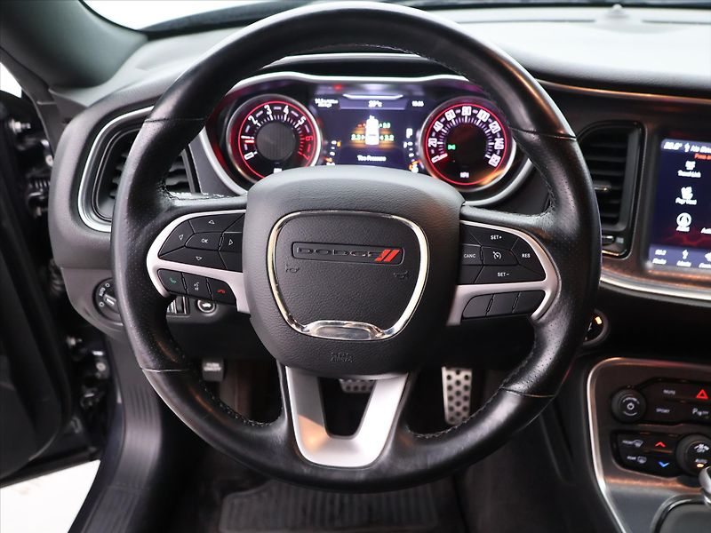 Dodge Challenger R/T 5,7 Hemi V8 280kW Kůže - fotka 17 z 31