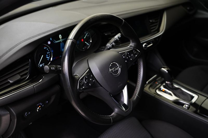 Opel Insignia - fotka 14 z 25