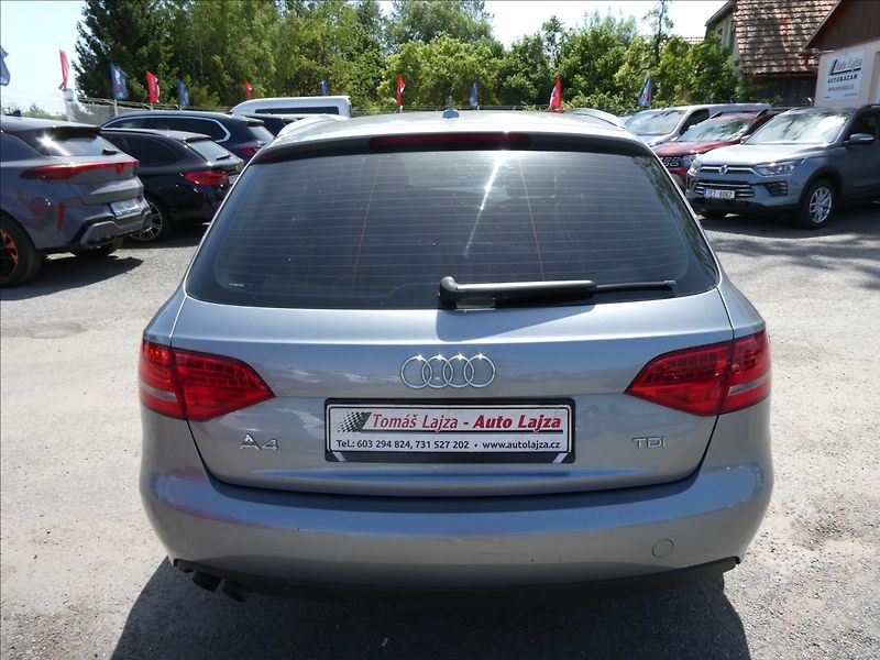 Audi A4 2,0 TDi 125kW serviska,NAVI - fotka 8 z 40