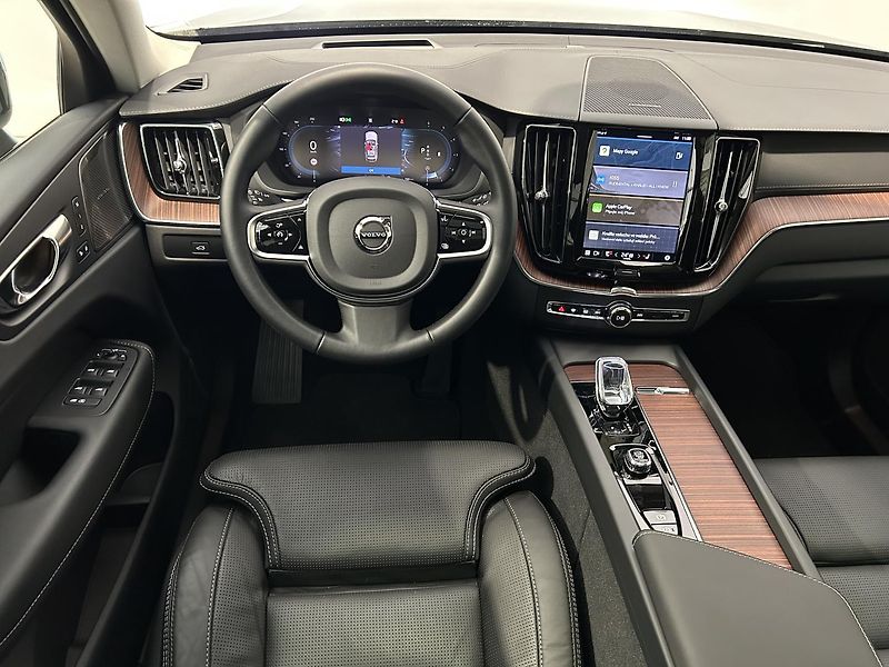 Volvo XC60 2.0  B4 4x4 ULTIMATE - fotka 21 z 33
