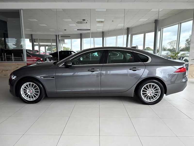 Jaguar XF 20d AUT*Panorama*Distronic - fotka 8 z 43