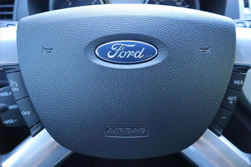 Ford Kuga (2010) 2.0 TDCi, 4X4, Tempomat - fotka 17 z 20