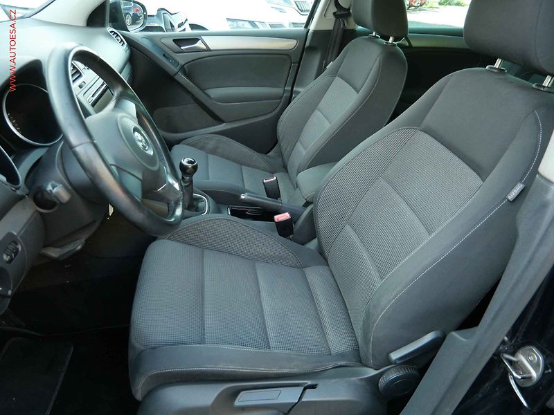 Volkswagen Golf (2010) 1.2 TSi, 2.maj,ČR, Trendline - fotka 9 z 14