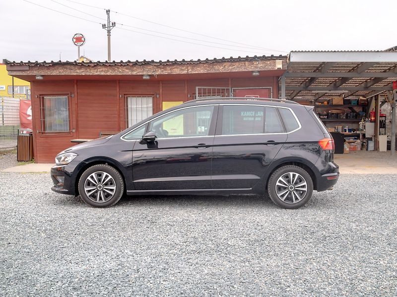 Volkswagen Golf Sportsvan (2017) 1.4TSI 110KW DSG – NAVI - fotka 8 z 50