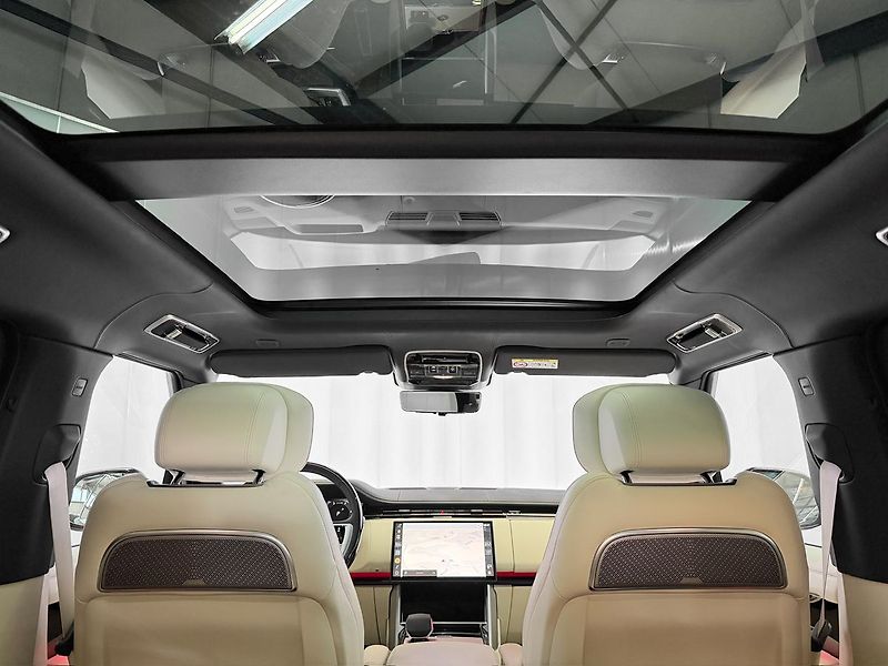Land Rover Range Rover D350 AWD AUTOBIOGRAPHY, MASÁŽE - fotka 35 z 38