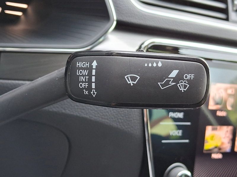 Škoda Superb (2022) Style Plus Top DSG 2,0TSi 140k - fotka 22 z 35