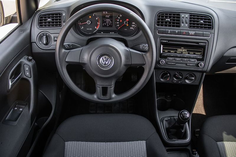 Volkswagen Polo 2012 44kW MT/5 - fotka 10 z 17