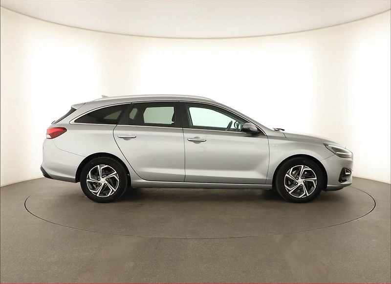 Hyundai i30 (2023) 1.5 T-GDI, Automat, ČR,1.maj - fotka 6 z 22