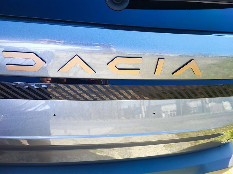 Dacia Bigster (2026) EXTREME 4X4 AUTOMAT LPG SRPEN - fotka 11 z 20