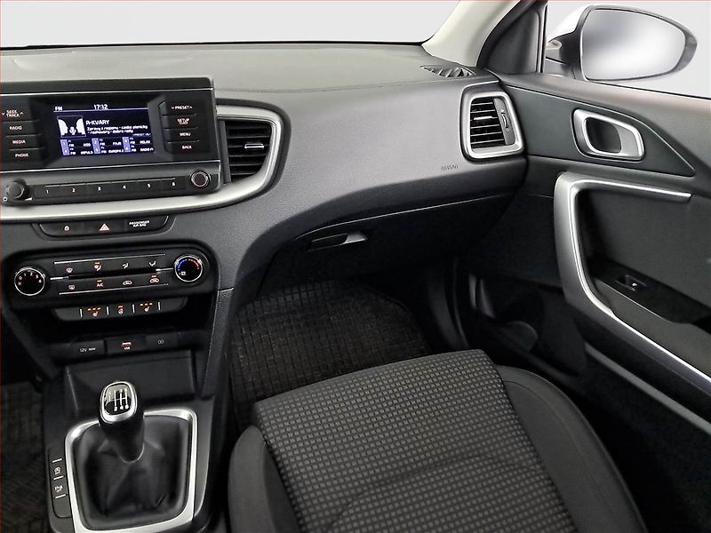 Kia Ceed (2020) 1.4 T-GDI, Serv.kniha - fotka 8 z 16