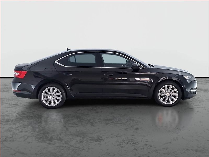 Škoda Superb (2022) 2.0 TDI - fotka 6 z 20