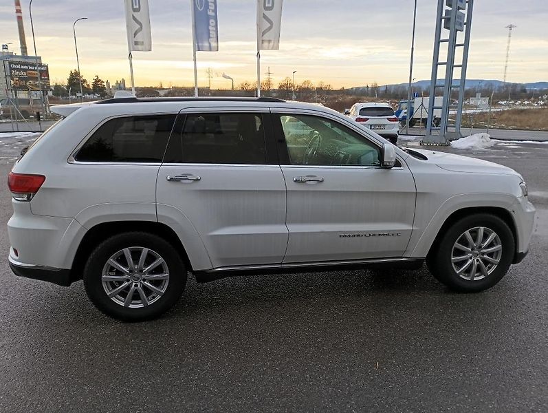 Jeep Grand Cherokee (2016) - fotka 7 z 19