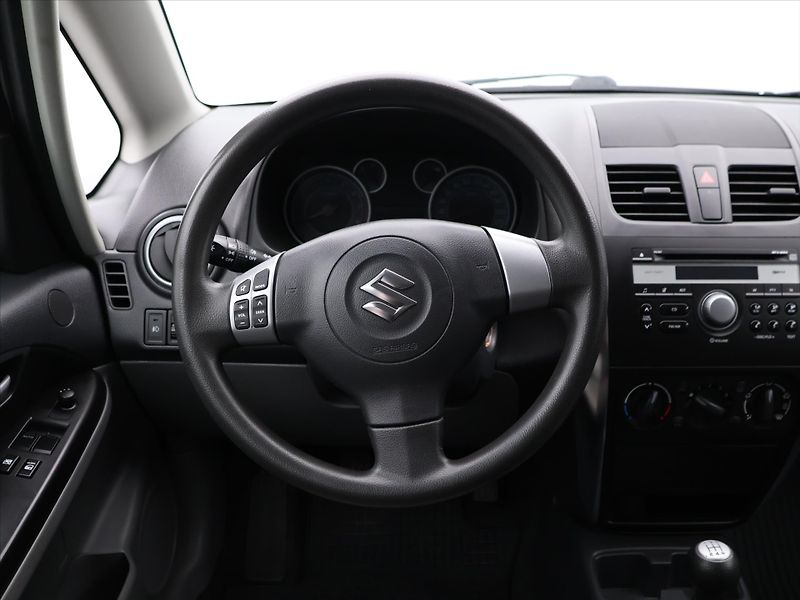 Suzuki SX4 1.6 VVT 88kW 4x4 Klima - fotka 15 z 28