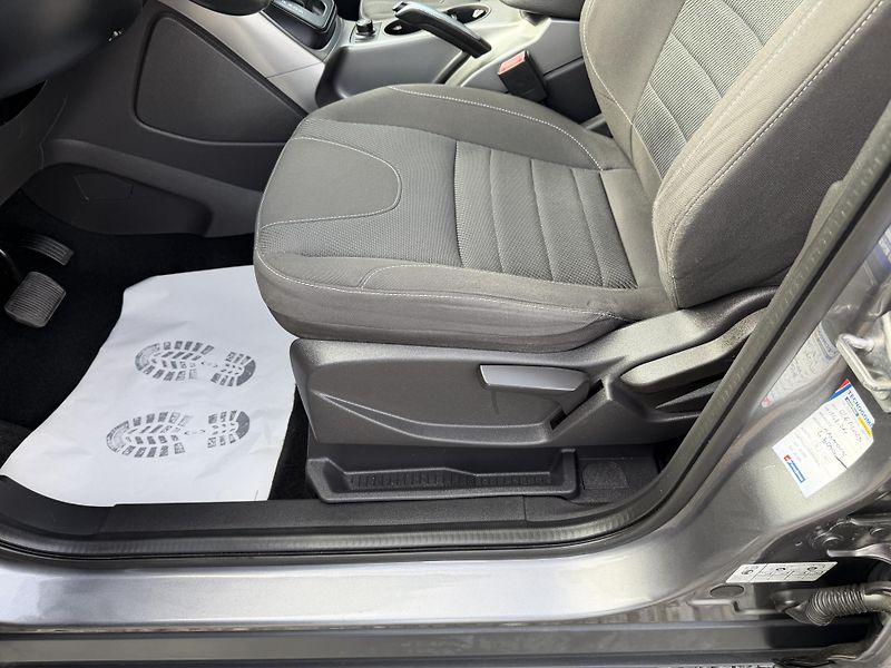 Ford Kuga 2.0TDCi 140PS 162TKM SERVIS!!! - fotka 97 z 162
