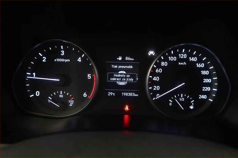 Hyundai i30 (2018) 1.6 CRDi, ČR,1.maj, Serv.kniha - fotka 11 z 18