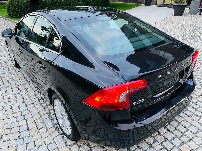 Volvo S60 2.0D 120KW 5VÁLEC VÝHŘEV SENZO - fotka 18 z 44