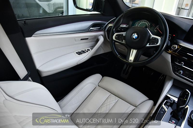 BMW Řada 5 520d - fotka 22 z 58