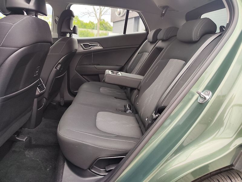 Kia Sportage 1.6 T-GDi/118kW Exclusive DCT - fotka 10 z 32