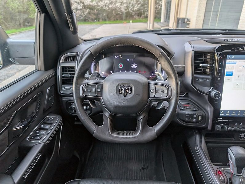 RAM 1500 TRX, Equipment Level 2, Harman - fotka 16 z 32
