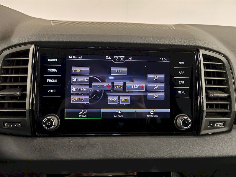 Škoda Karoq (2025) 2.0 TSI 140 kW DSG 4x4 Sportli - fotka 14 z 30