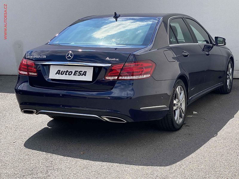 Mercedes-Benz Třídy E (2015) 3.0 CDi E350 4matic - fotka 4 z 22