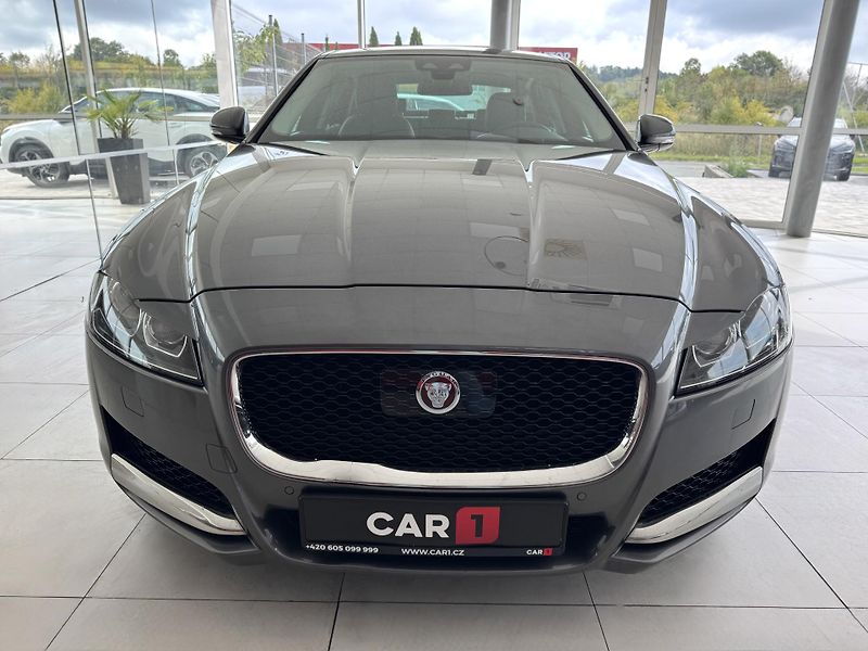 Jaguar XF 20d AUT*Panorama*Distronic - fotka 3 z 43