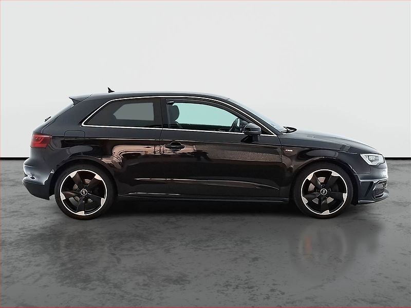Audi A3 (2014) S-Line 2.0 TDI, Navi, Xenony - fotka 6 z 18