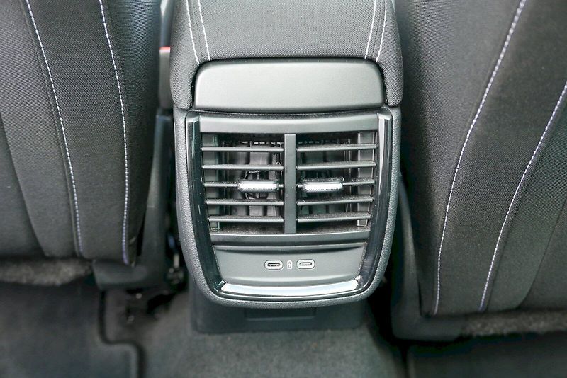 Škoda Kamiq (2025) 1.0 TSI 85 kW 7° DSG Monte Car - fotka 22 z 26