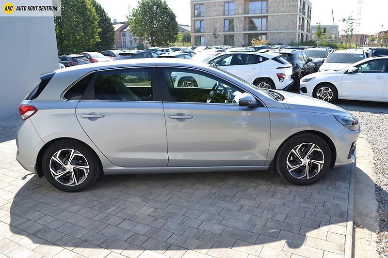 Hyundai i30 1.0T-GDI SMART ALU16 - fotka 6 z 49
