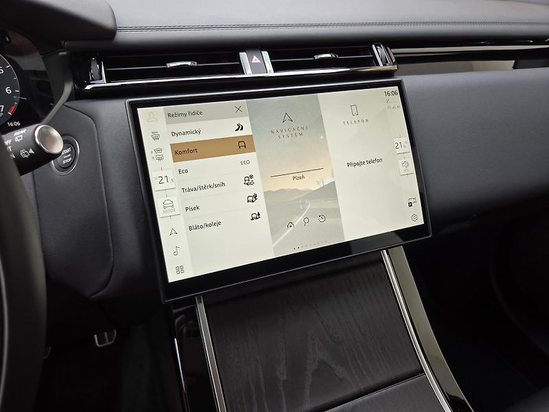 Land Rover Range Rover Velar (2026) P400e Dynamic SE PANO R21 TOP - fotka 27 z 61