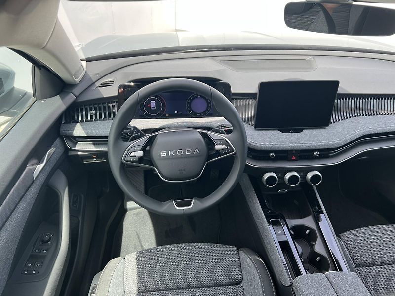 Škoda Superb (2025) Selection 7DSG 2,0TDI - fotka 4 z 6
