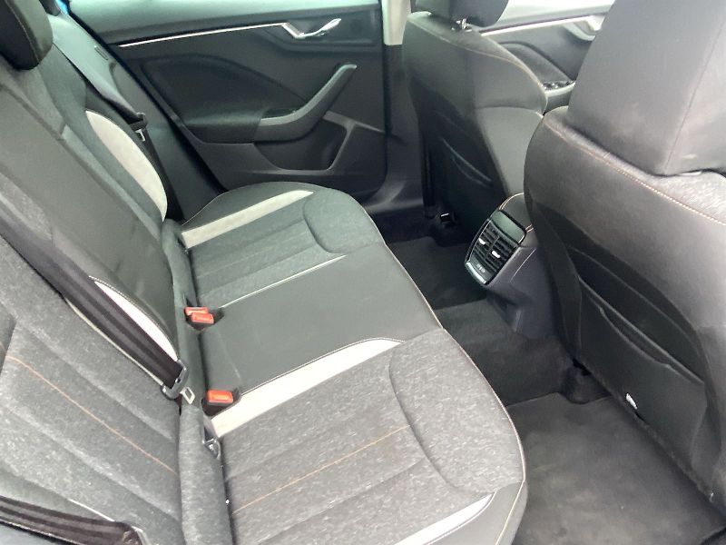 Škoda Kamiq (2024) 1.0 TSI Top Selection - fotka 11 z 34