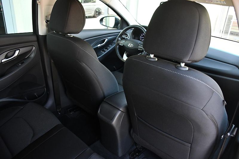 Hyundai i30 1,0T-GDi FAMILY SMART DCT ČR  - fotka 15 z 48