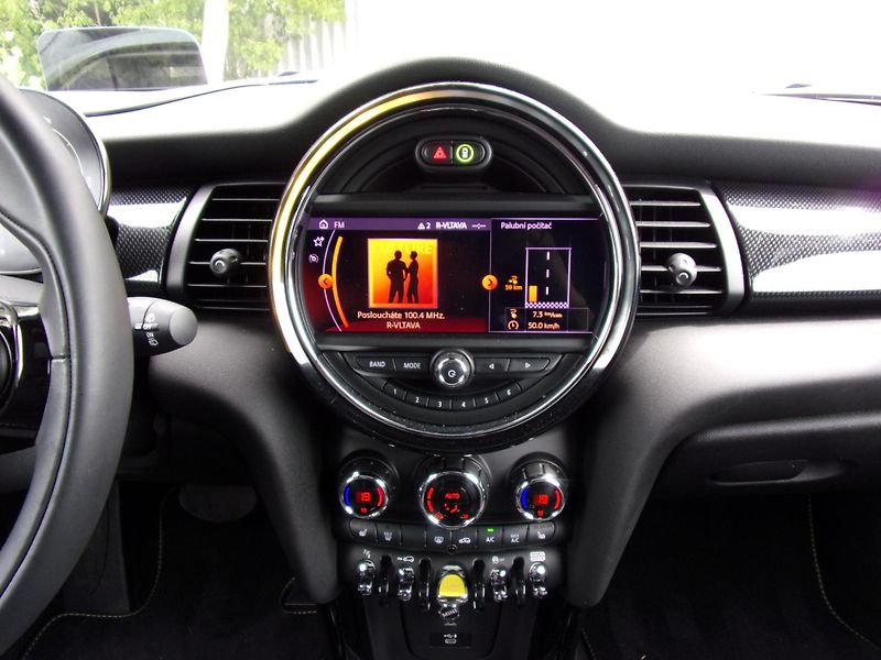 Mini Ostatní (2021) COOPER SE 32kWh 135kW PANORAMA - fotka 11 z 25
