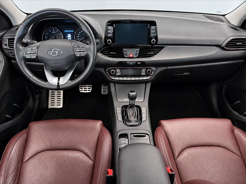 Hyundai i30 1,4 TGDI STYLE PREMIUM PANO - fotka 13 z 18