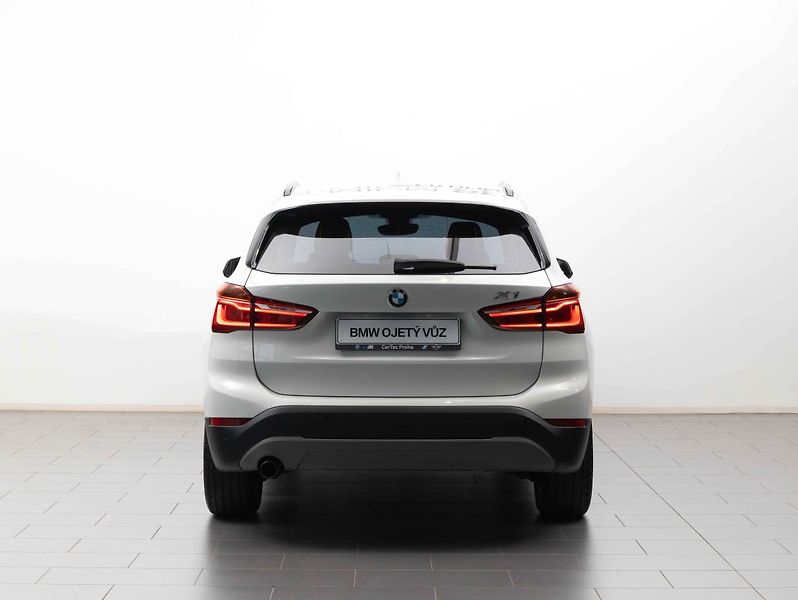 BMW X1 sDrive 18i - fotka 4 z 22