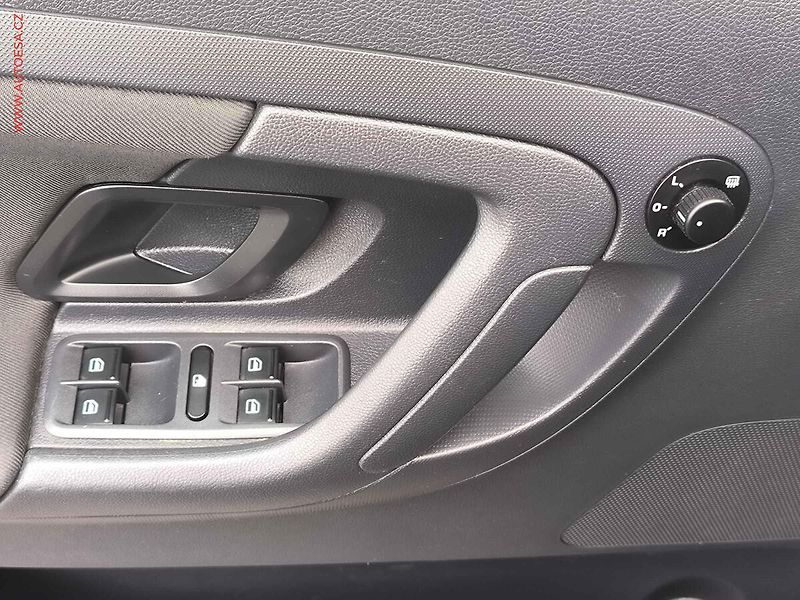 Škoda Roomster (2012) 1.2 TSi, Family, +kola - fotka 14 z 17