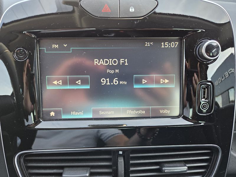 Renault Clio (2017) 1.2 TCe 118 Limited MAN6 - fotka 16 z 32