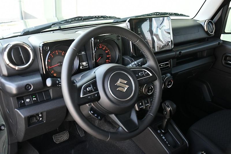 Suzuki Jimny 1,5 GLX AUTOMAT, 4X4 LONG - fotka 15 z 39