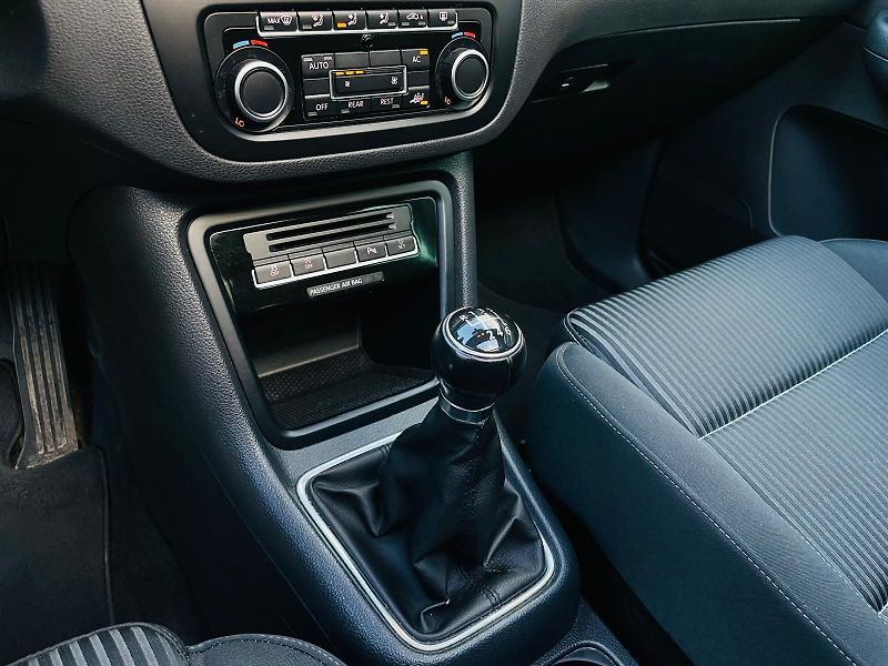 Seat Alhambra 2.0TDI MANUÁL SERVISKA TAŽNÉ - fotka 40 z 51