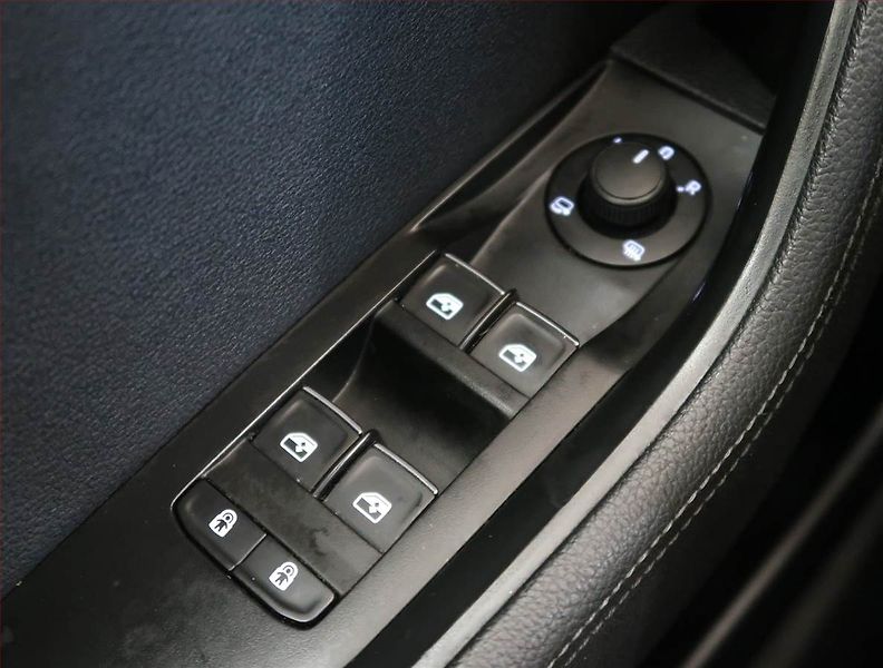 Škoda Superb (2019) Laurin&Klement 2.0 TDI, 4X4 - fotka 15 z 18