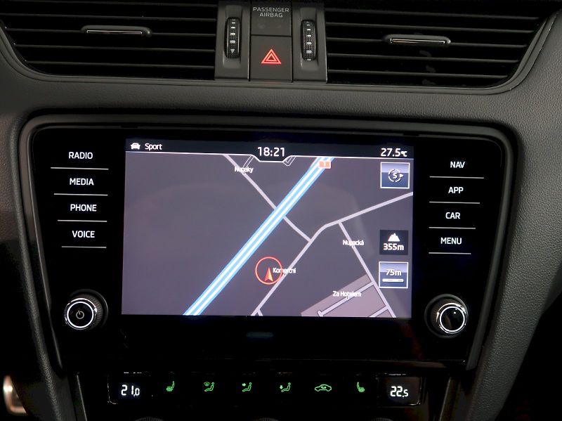 Škoda Octavia (2017) RS 230 2.0TSI 169KW NAVI MANUÁ - fotka 26 z 37