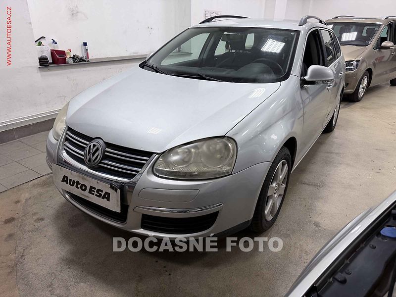 Volkswagen Golf (2008) 1.6i, servis.kniha - fotka 1 z 3