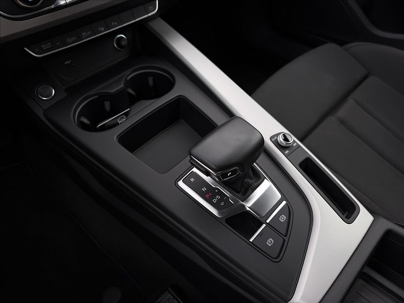 Audi A4 Avant 40 tdi quattro S-trinic - fotka 19 z 27