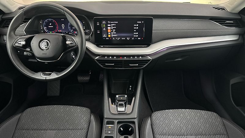 Škoda Octavia 2.0 TDI DSG Style Combi - fotka 8 z 25