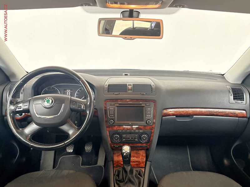 Škoda Octavia (2010) 1.4 TSi, 2.maj,ČR, STK6/28 - fotka 8 z 15