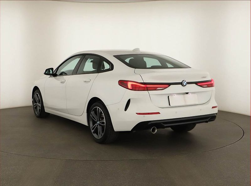 BMW Řada 2 (2023) M Paket 218i Gran Coupé - fotka 4 z 19